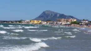 Fewo direkt am Meer mit Wifi, 2 SZ, 2 Klimaanlagen, 2 Pools, Berg und  Meerblick - Image 3