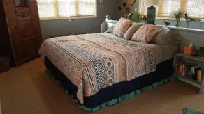 Charming Cottage, Fresh Eggs, Friendly Pets AND Pet Friendly! - Image 3