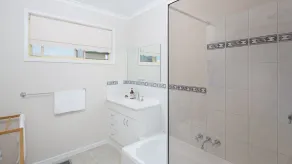 Cowes Rest n Relax - Image 3