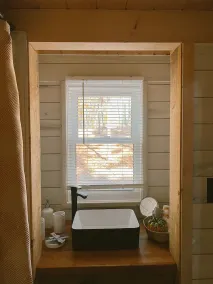 COZY PSU Rustic Tiny Home and Fishing Retreat - Image 4
