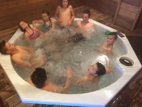 Rummelig 4BR, 4BA + 2min fra skiløb, HotTub, kabel + teater, Wifi - Image 2