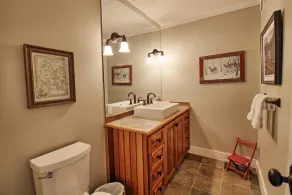 Gorgeous Cottage on Lake Rosseau! Huge Boathouse Deck + 300ft of Frontage! - Image 3