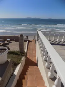 Spacious Oceanfront home with private access to the beach in a gated community. - Image 4