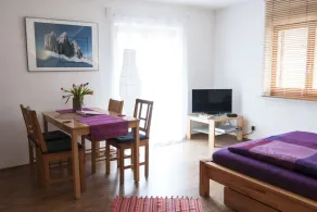 Ferienwohnung 65 m², 2-4 Personen, 2 Schlafzimmer, Küche, Bad, WC, Balkon, TV, WLAN - Image 3