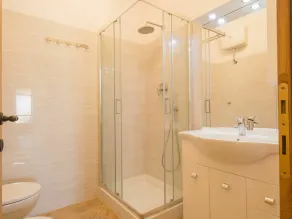 Cosy apartment in villa for 7 people with WIFI, A/C, terrace and pets allowed - Image 2