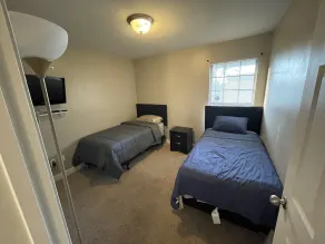 Relax in a 3 bedroom 2 bath comfortable house - Image 5