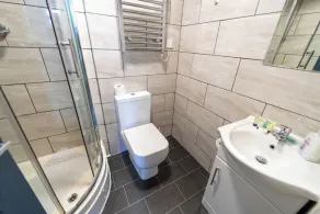 Beautiful 1-Bed Studio in Birmingham - Image 3