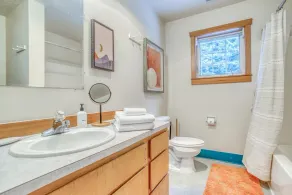 Government Camp Lodge with Hot Tub and Room for the Whole Family! - Image 3