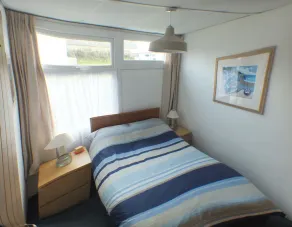 Chalet Cwtch, ein gemütliches 5-Bett-Ferienhaus in Roch, Pembrokeshire - Image 5