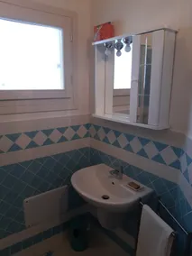 Poolfront townhouse just minutes from the sea - Image 2