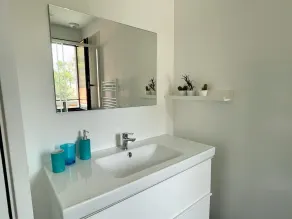 Large renovated house, swimming pool, walking distance to the beach.  - Image 5