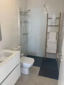 Beautiful apartment with spectacula seaviews, private partking, WiFi & UKTV - Image 2