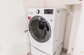 Entire 1 bedroom apartment - Image 3