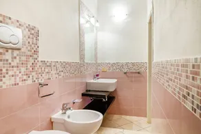 Holiday Home \"Palmiro\" with Shared Garden & Wi-Fi - Image 3