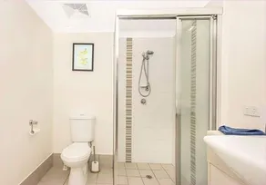 MODERNER TOWNSVILLE LUXUS - GERÄUMIGE 3 BR WOHNUNG! - Image 2