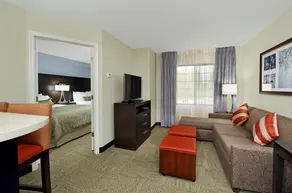 Great Value! Cozy 2 Bedroom Suite in Mclean | Free Breakfast + 24h Business Center - Image 2