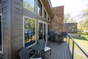 Lakeside luxury condo - Image 4