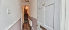 2 Bed Holiday Home with on-street parking and river walks - Image 2