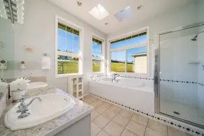 Wapato Point Haus, ebenerdig, 4 Schlafzimmer, 3 Badezimmer, Schlafplätze für 12, nahe Waterfront Park - Image 3