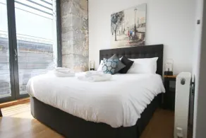 1 Bed- Pureserviced 20 Brewhouse - Image 4