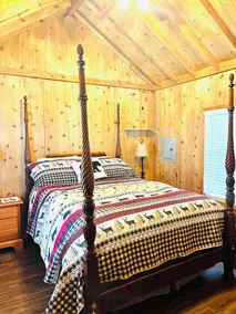 Cozy Cabin in River Vista Mountain Village RV/Cabin Park + Amenities - Image 5