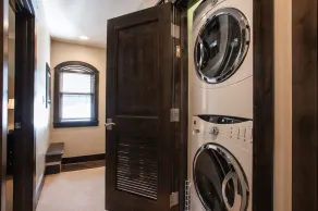 Spacious Village View Townhouse with Fireplace at Parry Peak Lofts townhouse - Image 2