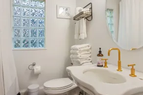 2-Story Carriage House on Forsyth Park! - Image 2