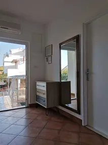 Holiday apartment with balcony and sea view - Image 2
