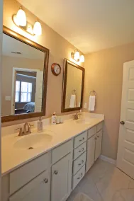 3 rummelige soveværelse-Executive Town House,<br>Brand-New Construction, Duke RTP Area. - Image 3