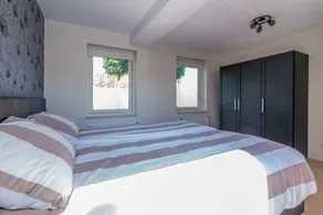 Beautiful holiday home with various extras such as an extended bedroom on the ground floor, veranda - Image 5