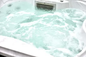 Rueben's Lodge with Hot Tub - Image 2