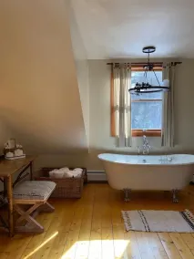 LUXURY ON VALENTINE LAKE ❤️❤️❤️ SKI GORE, LAKE PLACID, LAKE GEORGE - Image 4