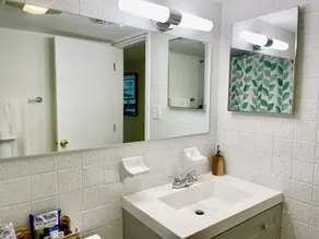 Newly Remodeled 2 BR/2BTH Condo- 5 mins from UT Medical & Fort Sanders Regional  - Image 2