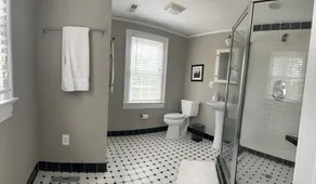 Downtown High Point. Private back yard with patio. Home gym. - Image 5