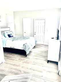 Comfortable Clean Apartment close to all major highways, food and entertainment - Image 5