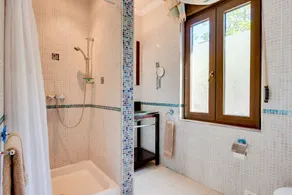 exklusiva möbler, 2 sovrum, 2 badrum, gemensam pool, drömutsikt - Image 5