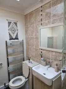 Spacious Family Holiday Property in Paignton - Image 5