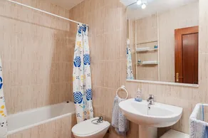 Charming Holiday Apartment with Terrace - Image 2
