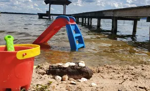 Afslappende Lakefront Hjem med Boat Dock, Fire-pit og privat Walk-in Beach! - Image 4