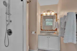 15% off monthly stays/Fall Vibez  - Image 2