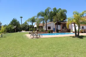 CHARMANDE VILLA i Coín (Málaga) på landsbygden med stor privat pool, trädgårdar, omgiven av träd på en 4000 m2 stor gård. - Image 5