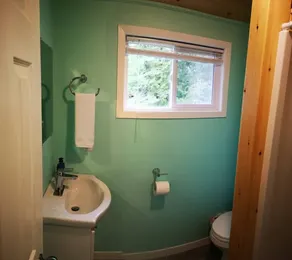 Stunning Waterfront Cottage & Bunkie! - Image 2