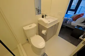 Luxurious Brand New 2 BDRM 2 Bath Condo Downtown Toronto - Image 4