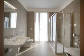 Deluxe Suite 3 with Shared Pool and Private Balcony - Image 3