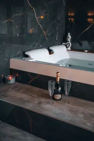 Gite Jacuzzi-piscine - Insolite Miroir Plafond - Image 3