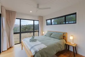 Off-Grid Farm Stay with Scenic Views - Image 5