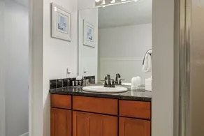 Pourquoi louer une chambre alors que vous pouvez séjourner dans une suite du centre-ville de Charlevoix? - Image 2