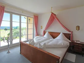 Exclusive country house with holiday apartments with dream garden and idyllic tranquility - Image 3
