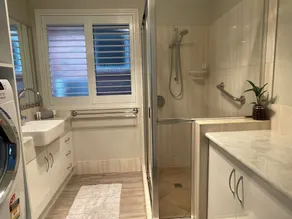 Stylish 2 Bedroom Guesthouse - Image 3