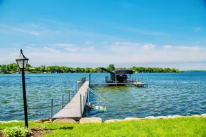 Tonka Bay Lake House on Lake Minnetonka - Image 2